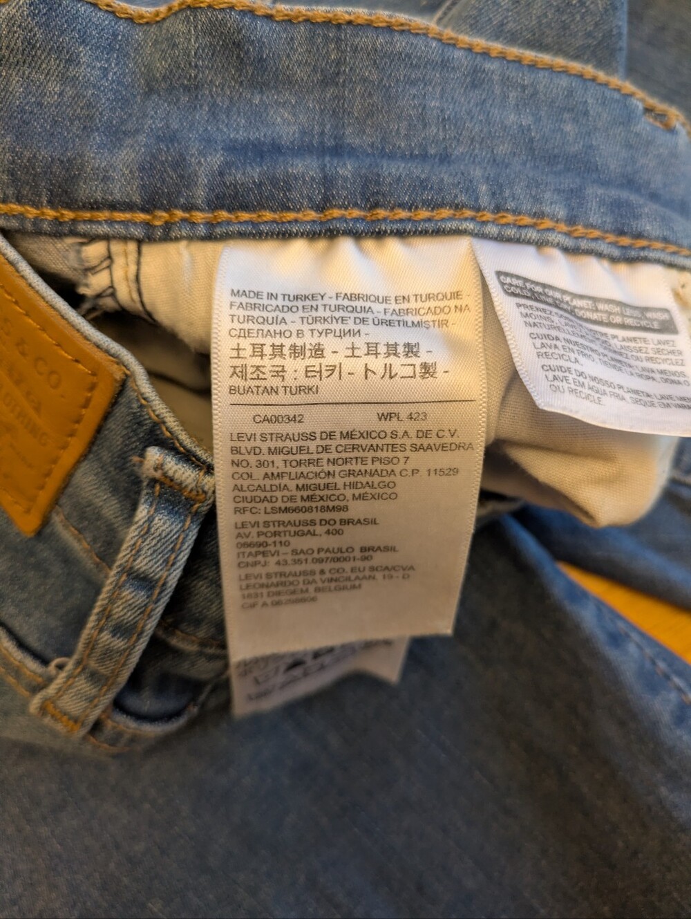 Levi's 720 High Rise Super Skinny Denim in Light Blue Size 26 - Picture 4 of 8